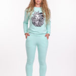 Laisvalaikio kostiumas. Džemperis ir kelnės