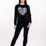 Veliūrinis laisvalaikio kostiumas. Džemperis ir kelnės