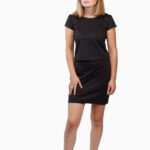 Laisvalaikio kostiumas su sijonu